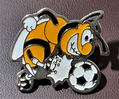 R213 - Pin Fussball Bienchen Biene   Aufl. 999 Stk.