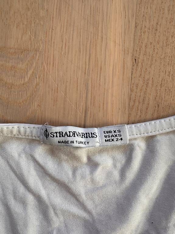 Stradivarius Top: Weisses Stradivarius Top – Nuovo (secondo la descrizione) da Arlesheim venduto da dan_vv9f 2