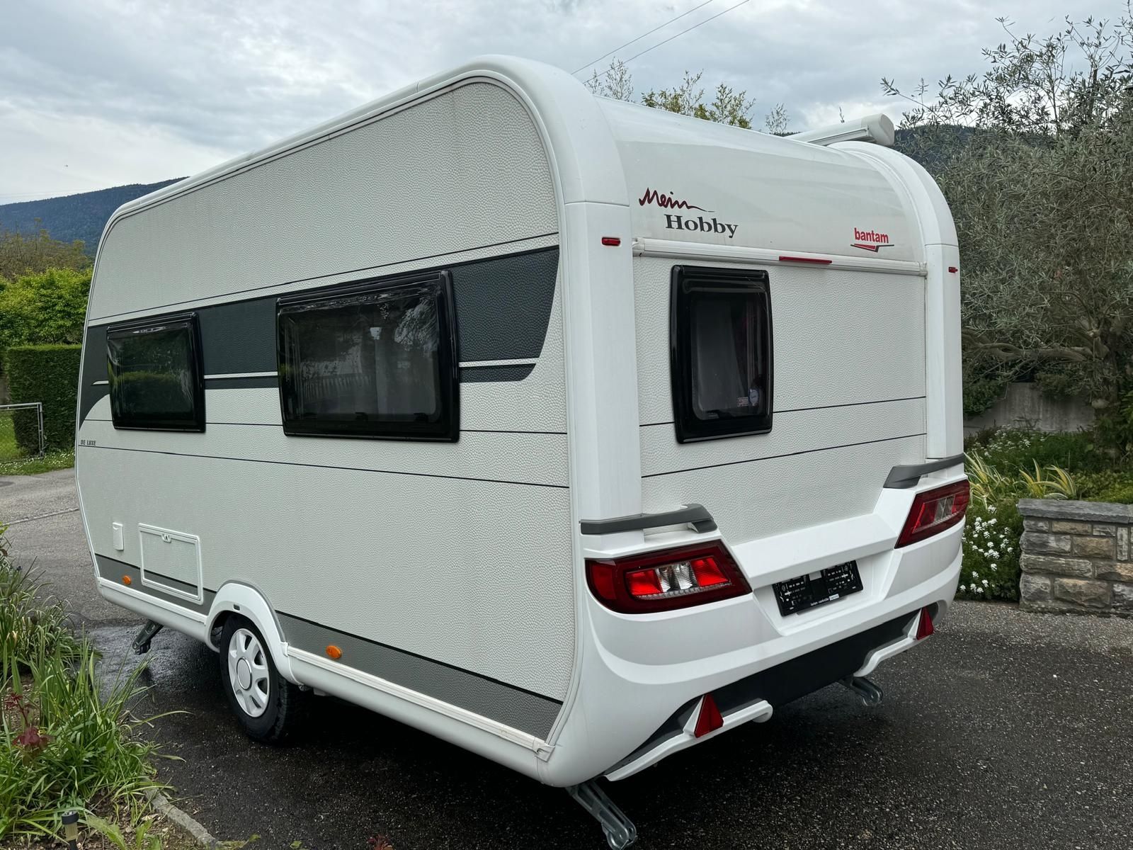 Hobby Veicoli da campeggio: Caravane Hobby Deluxe 400sfe – Usato da Bevaix venduto da Lemana 1