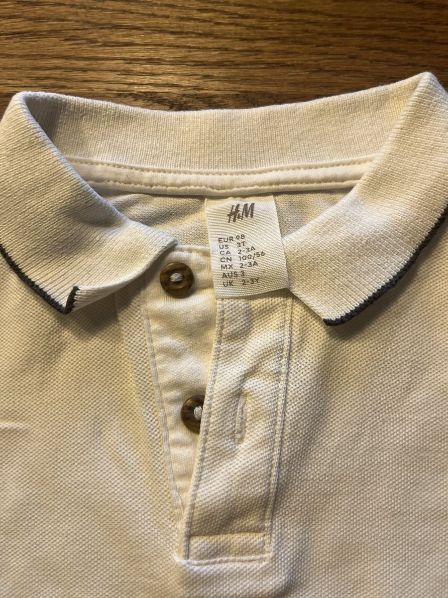 H&M Hemden, T-Shirts & Polos: H&M Polo-Tshirt Gr. 98 – Gebraucht aus Zollikerberg von LLV 1