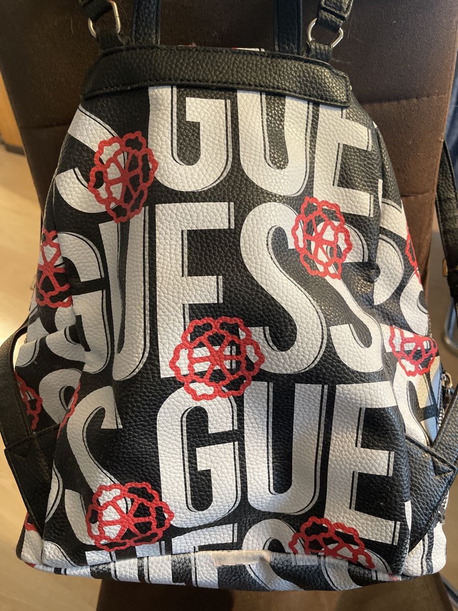 Guess Zaini: Guess Rucksack – Usato da Bülach venduto da Mimpf 4