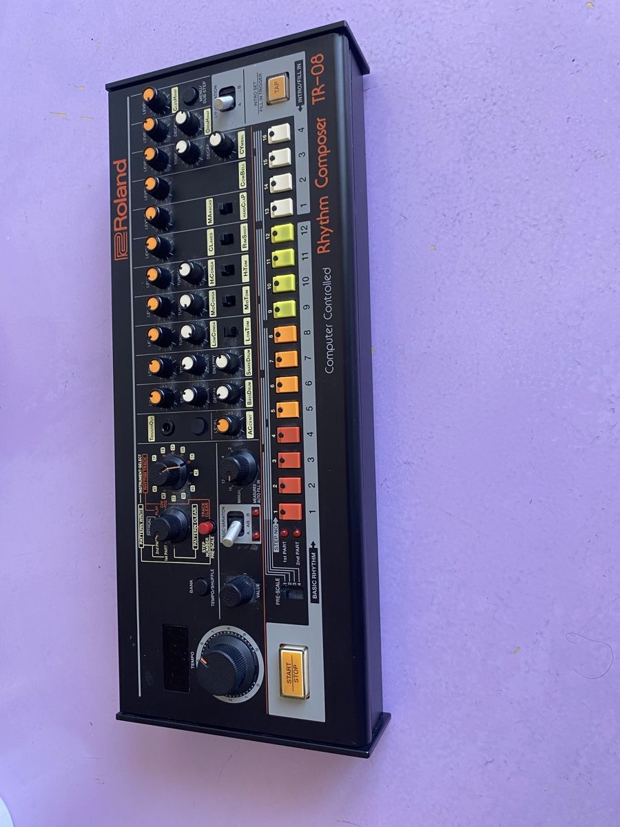 Roland Strumenti musicali: Roland Boutique Rhythm Composer TR-08 – Usato da Zürich venduto da lorecontin 1