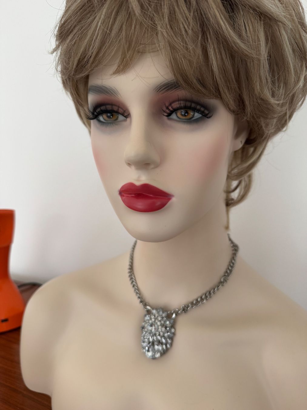 Ketten: Joli collier fantaisie – Gebraucht aus giffers von sev_c9x9 1