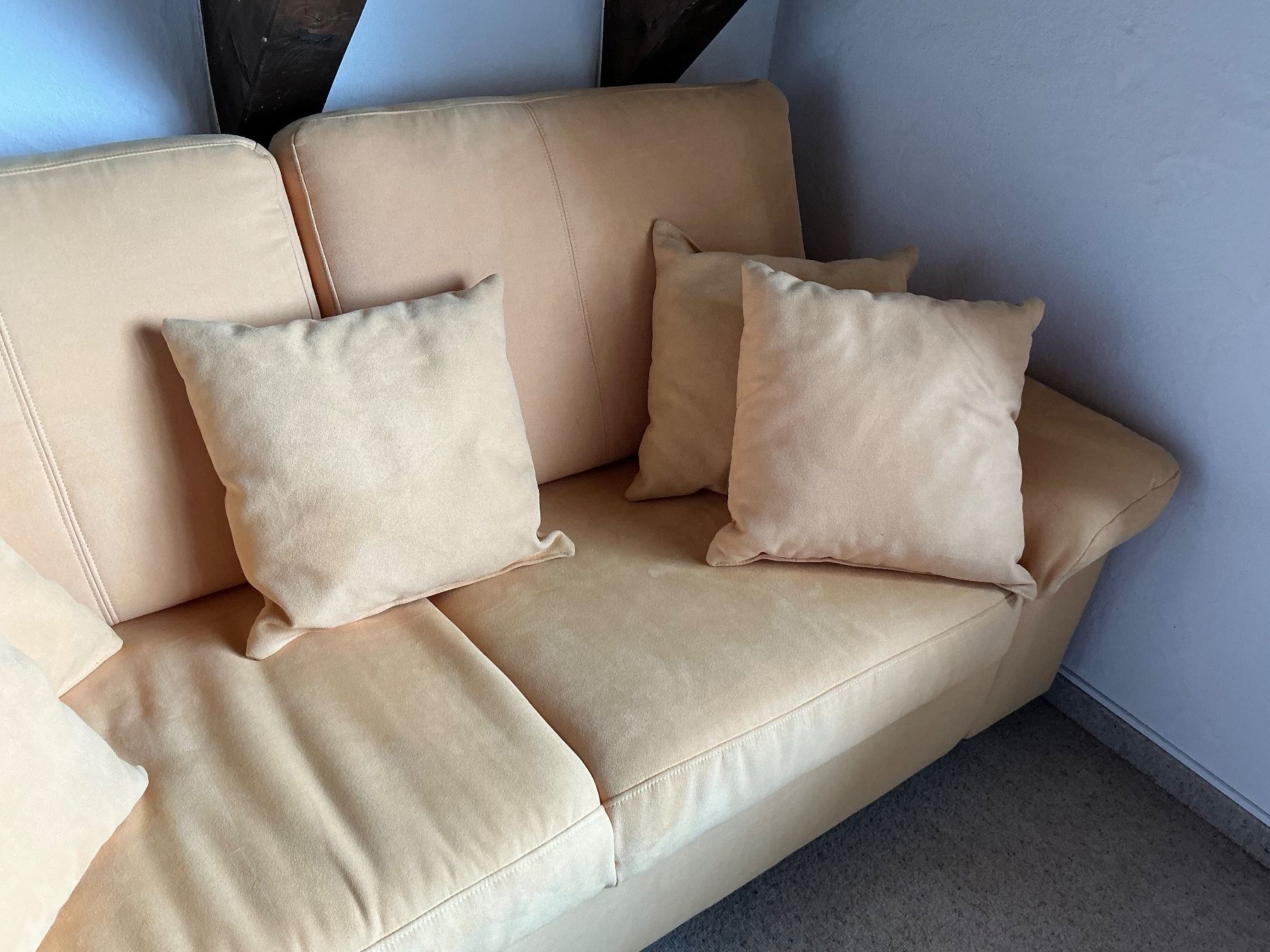Divani: Sofa, super Zustand, Microfaserbezug, gelb, abwaschbar. – Usato da Neerach venduto da Amtrak283 2
