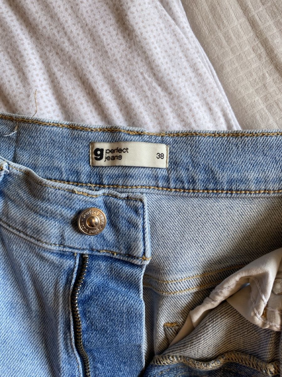 Lotti di vestiti: 2x Jeans hellblau Gr. 38! 👖 – Usato da Schachen LU venduto da ali_hz6l 5