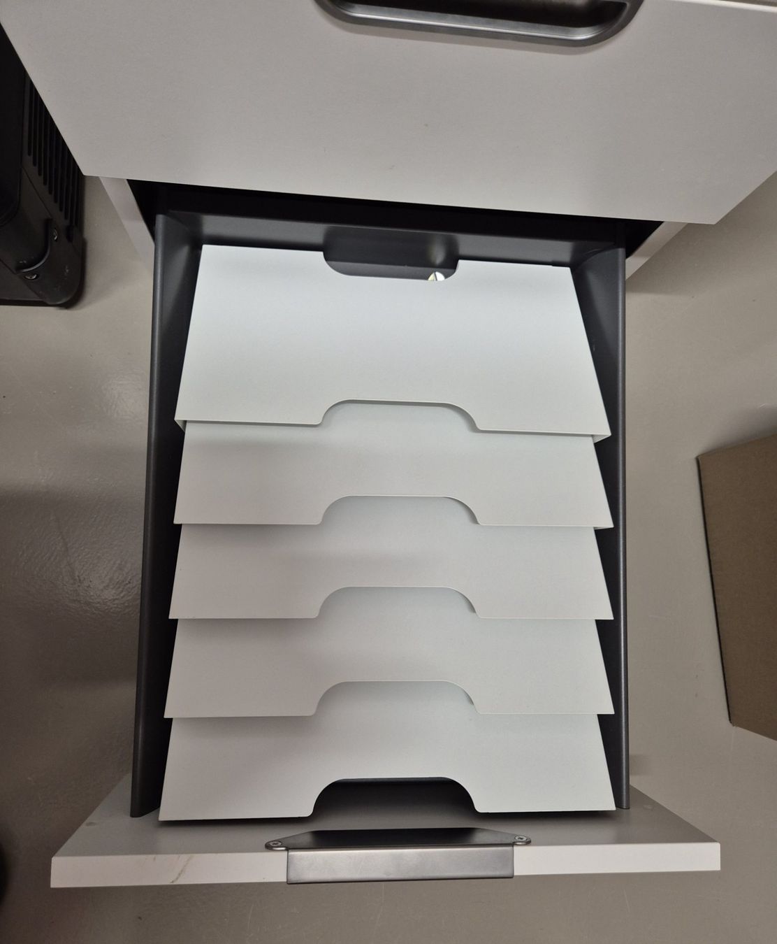 Ikea Banconi: IKEA Rollcontainer Galant mit Schloss weiss – Usato da Aesch LU venduto da chletine64 3