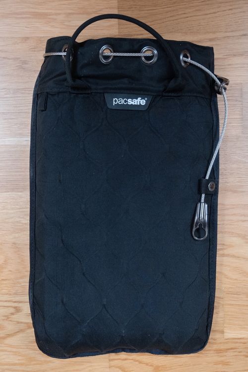 PacSafe Travelsafe 5L GII documententas black