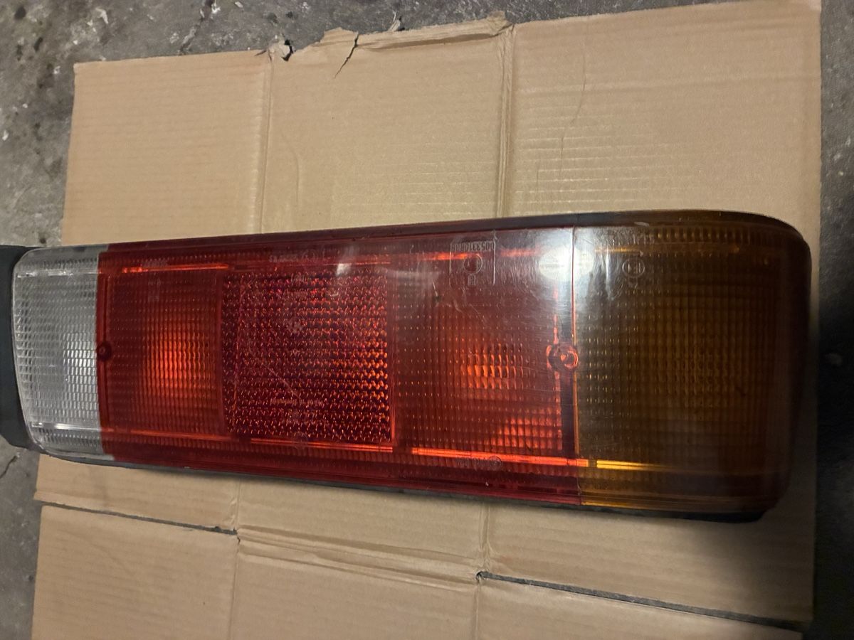 BMW Tutti pezzi di ricambio auto: E21 Rücklichter Links – Usato da Grenchen venduto da Netii10 3