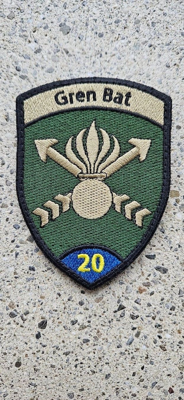 Schweizer Armee Placchette & Badge: *** Badge Grenadier mit klett *** – Nuovo e nell'imballaggio originale da Riedholz venduto da fr_sIruP