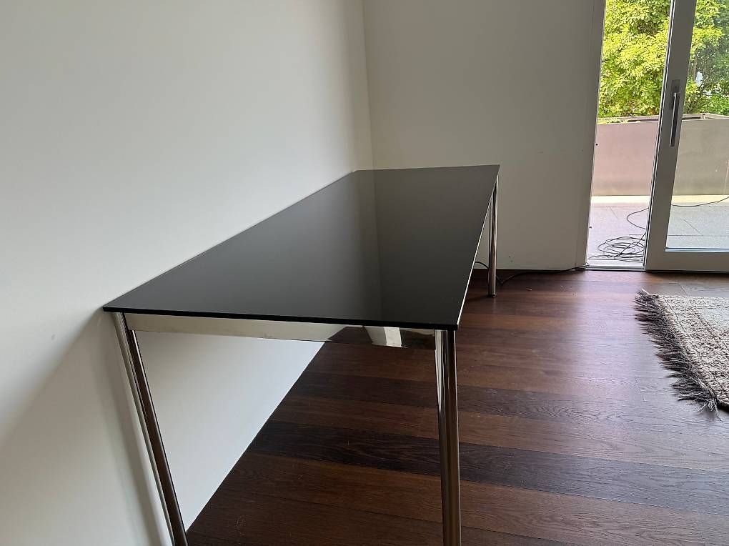 Tavoli: Eleganter Design-Tisch – Usato da Oberwil-Lieli venduto da JuHa 4