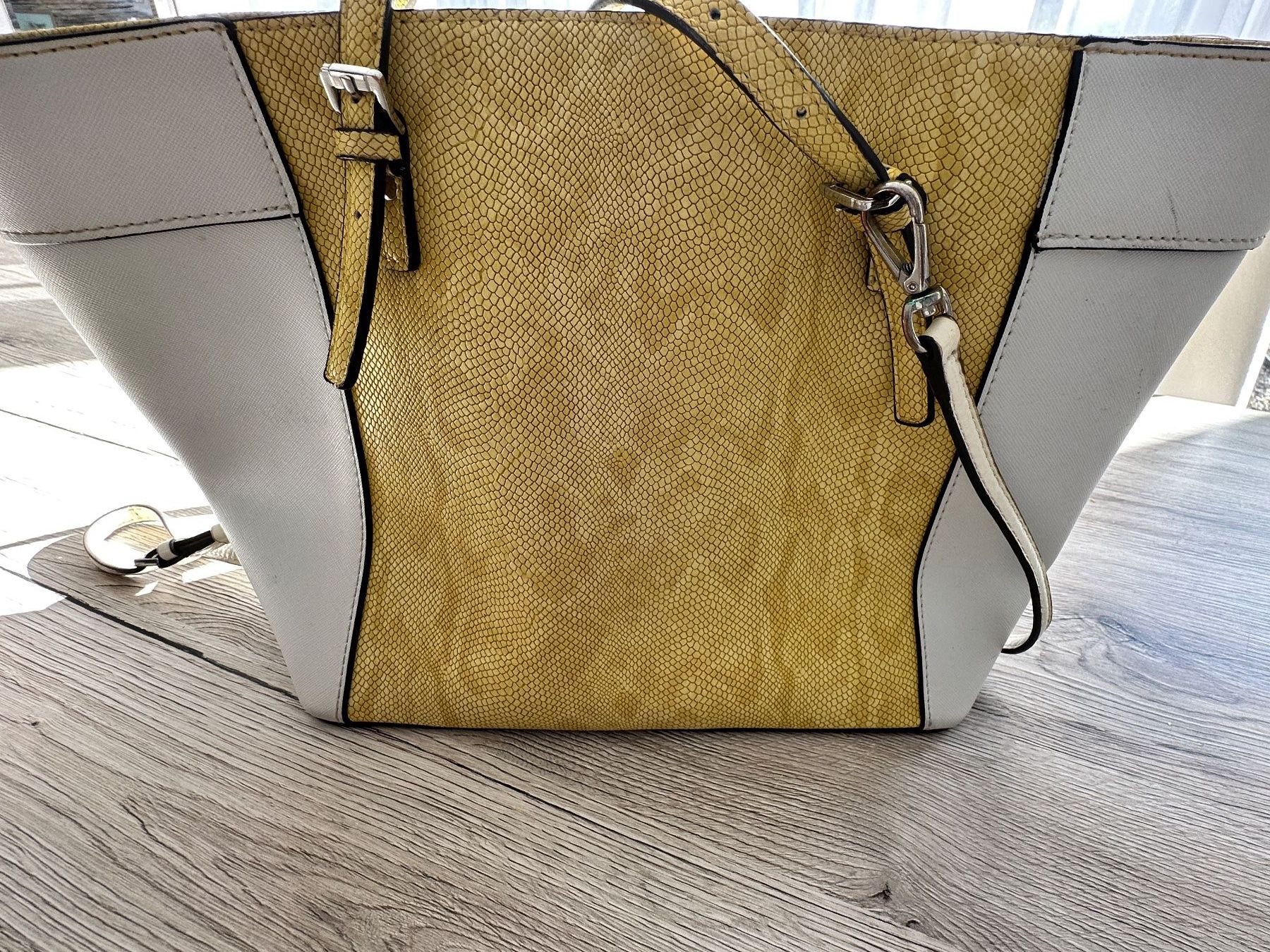 Guess Borse da donna: Guess Tasche gelb/weiss – Usato da Flüh venduto da Somue 2