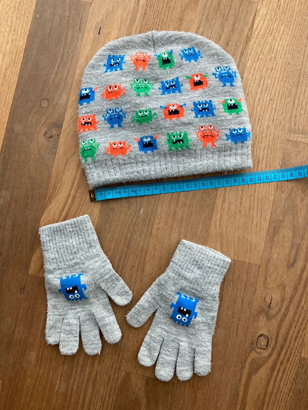 Kinderhandschuhe: Kappe und Handschuhe Gr. 104 - 122 – Gebraucht aus Luzern von Aldabema