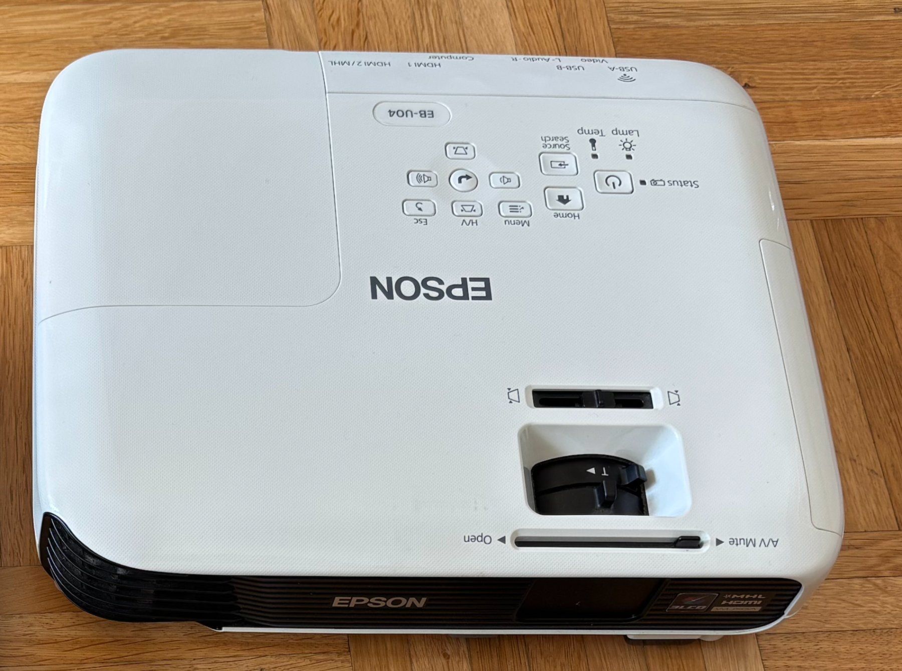 Epson Proiettori: EPSON EB-UO4 Beamer + WiFI Extension + Apple USB C - HDMI – Usato da Kilchberg ZH venduto da spa_2xmp 1