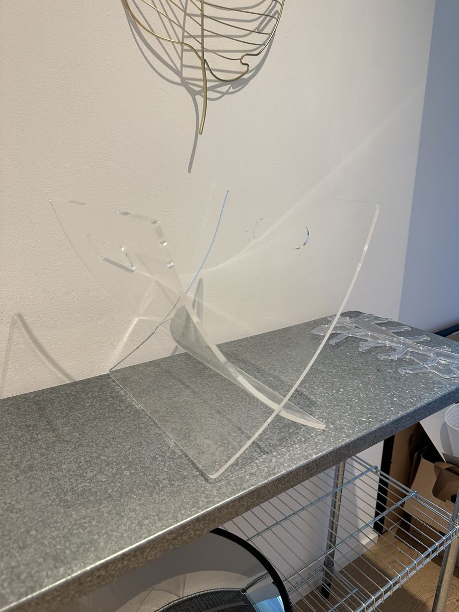 Toutes les décorations: Zeitungsständer Acryl – D'occasion à Flurlingen par a1icia