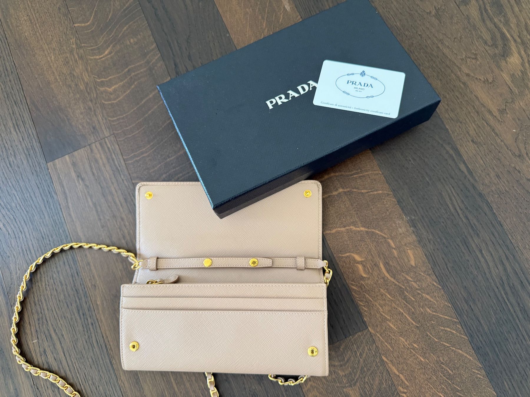 Prada Borse da donna: Prada Wallet on Chain – Nuovo (secondo la descrizione) da Balzers venduto da Lissi57 3