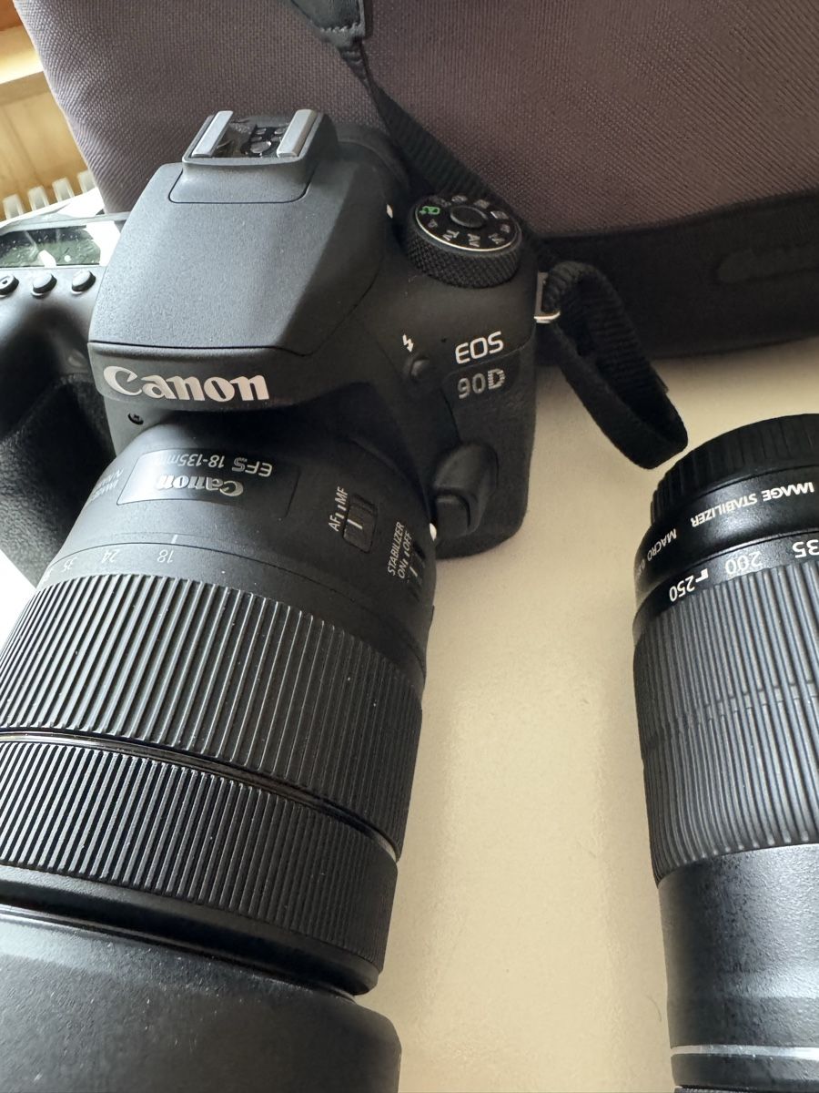 Canon Appareil photo: Canon 90D  EOS Spiegelreflexkamera – D'occasion à Bäretswil par reb65 1