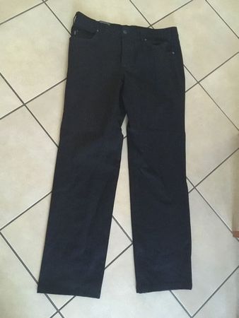 Neuwertige Herren Hose schwarz 50 (leich
