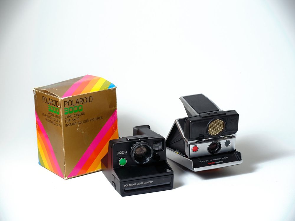 Polaroid 3000 Land Camera und Polaroid SX70 SONAR OneStep Kaufen auf