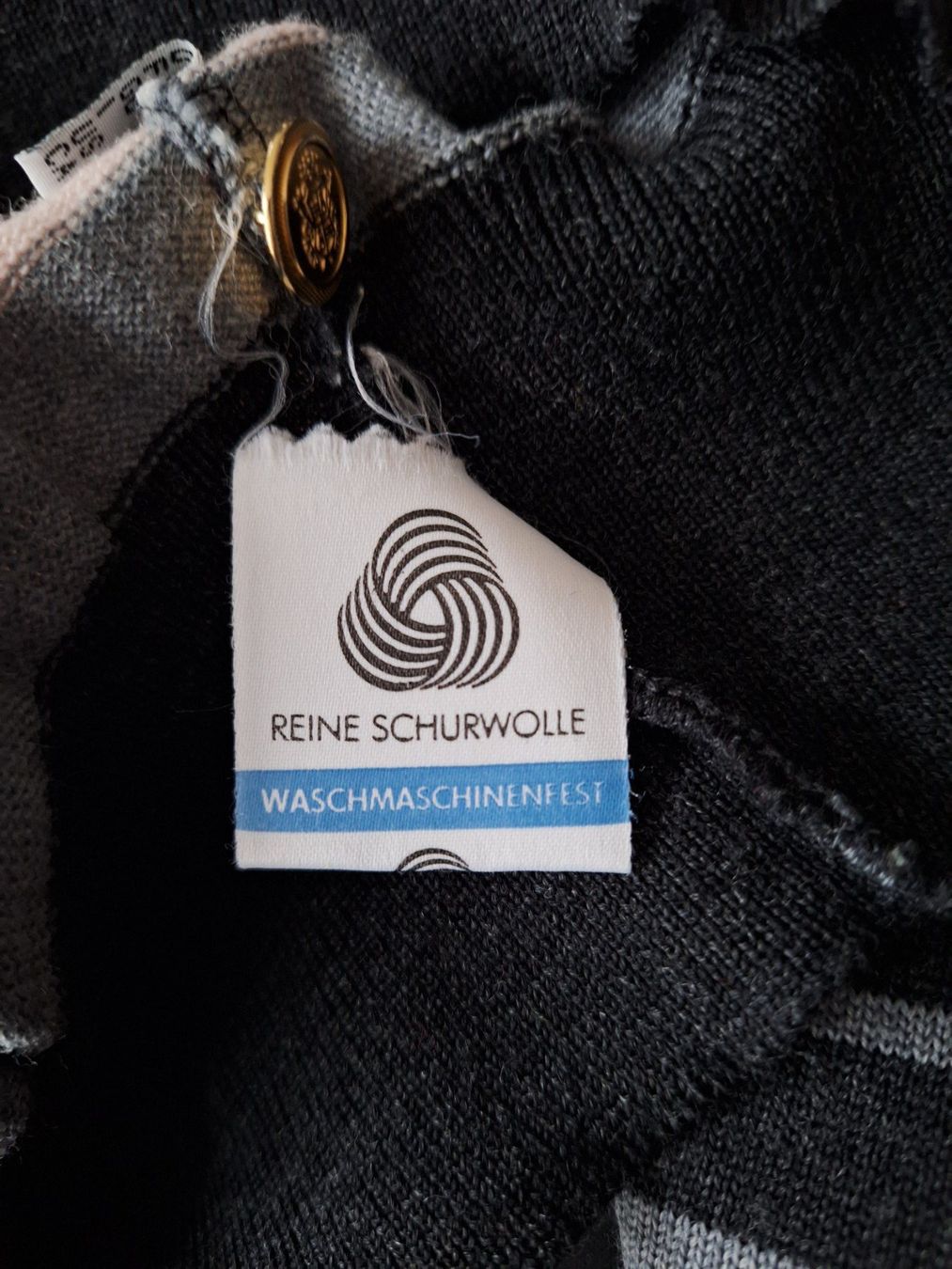 Peter Hahn Pullover & Sweatshirts: Pull Peter Hahn, 100% laine, taille M – Gebraucht aus St-Triphon von Jldr0 3