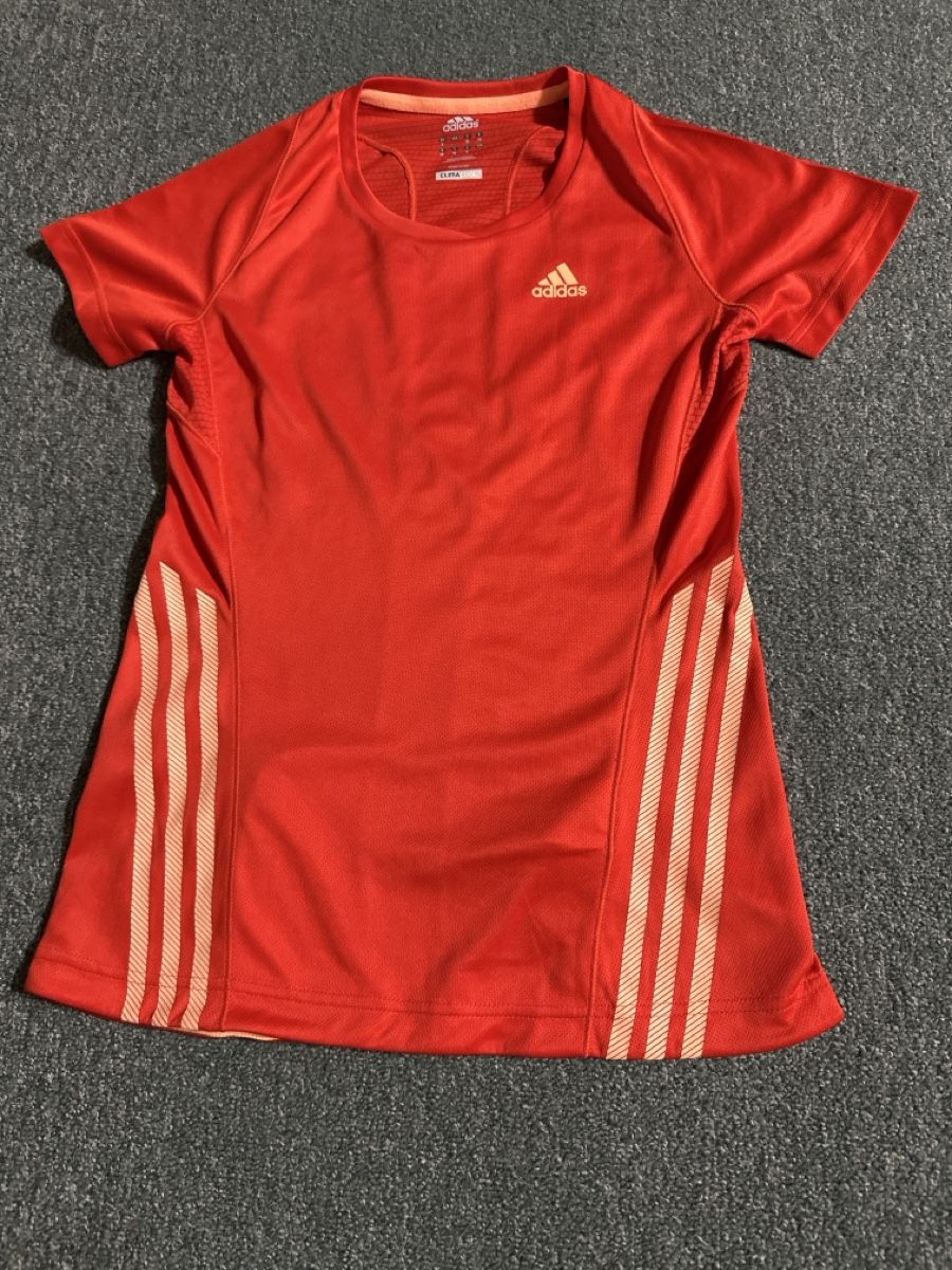 Adidas T-shirt: Sportshirt Adidas Gr 34 – Nuovo (secondo la descrizione) da Baltschieder venduto da YmroBe