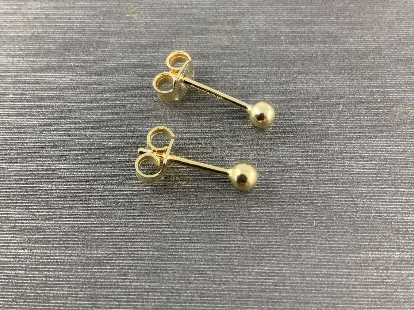 Orecchini pendenti & Orecchini a lobo: Ohrstecker 375 Gold – Usato da Niederuzwil venduto da leo_8857