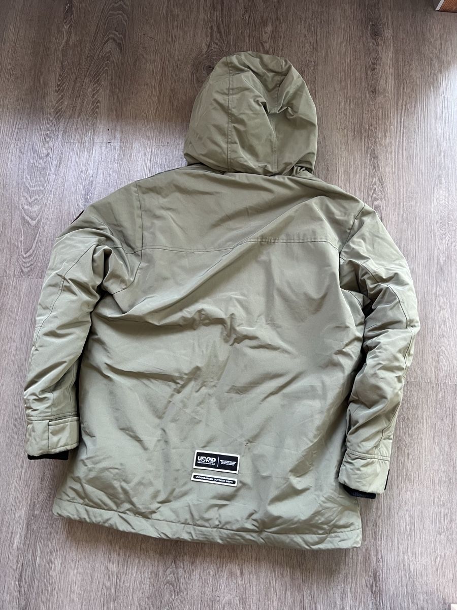 Under Armour Giacche: Under Armour Jacket (M) Ab 1 CHF!!! – Usato da Kastanienbaum venduto da davids_closet 6