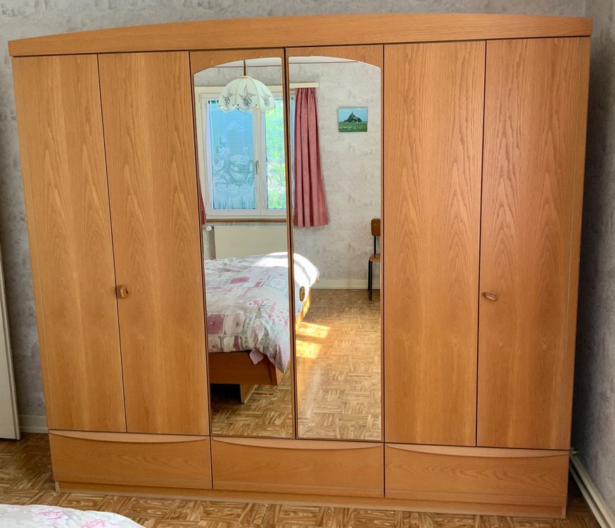 Armoire à habits pour chambre à coucher avec miroir Kaufen auf Ricardo