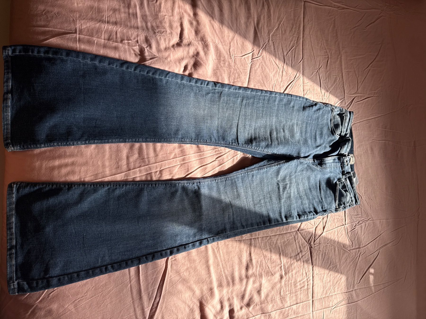 Only Jeans: Jean bootcut ONLY, taille 38 - (28/32) – Usato da Crissier venduto da cri_cfz7