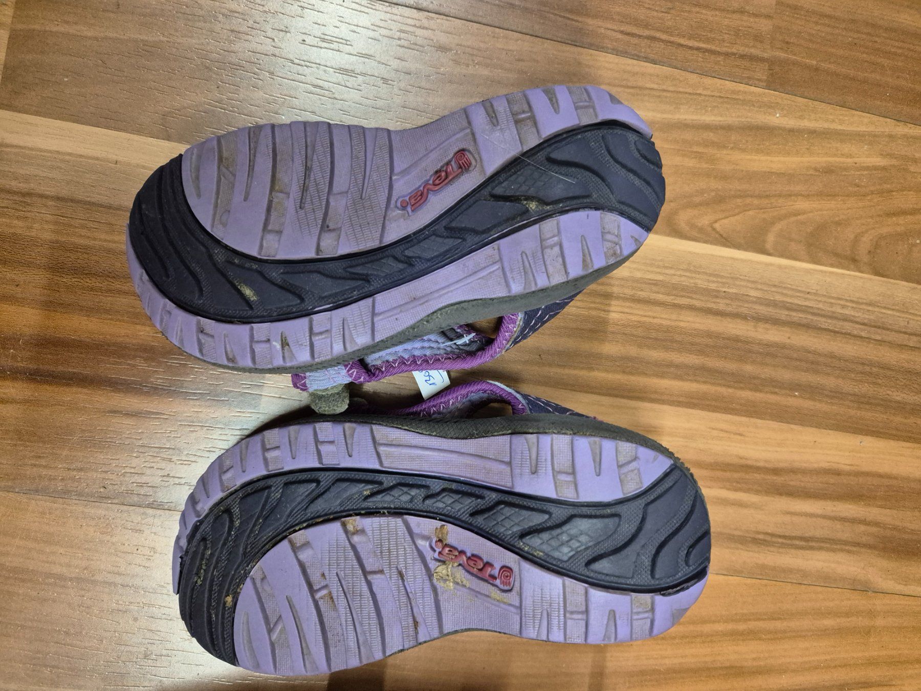 Geox Scarpe per ragazzi: Geox Schuh oder Teva Sandale gr 25 B3 – Usato da Schwarzenburg venduto da Sunny0290 2
