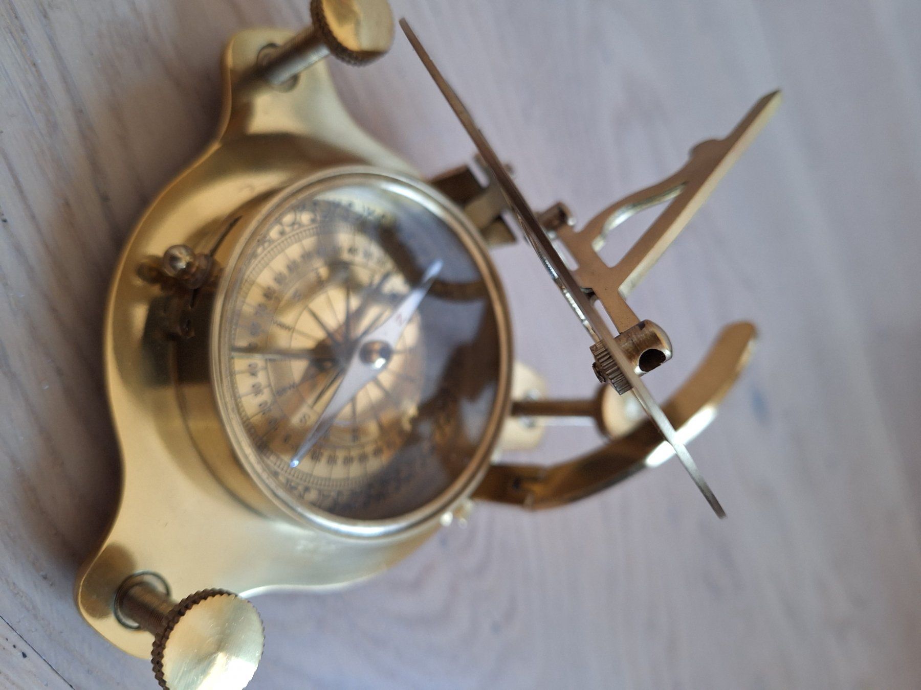 Orologi: Sonnenuhr mit Kompass in Holzkästchen – Usato da Pfaffhausen venduto da hei_2pvq 4