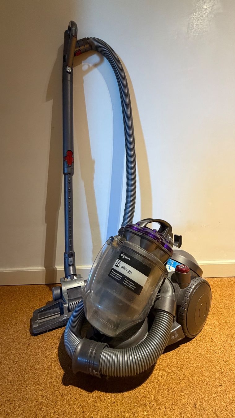 Dyson Aspirapolveri & Accessori: Staubsauger DYSON DC29 Allergy – Usato da Zürich venduto da hel_7jpf