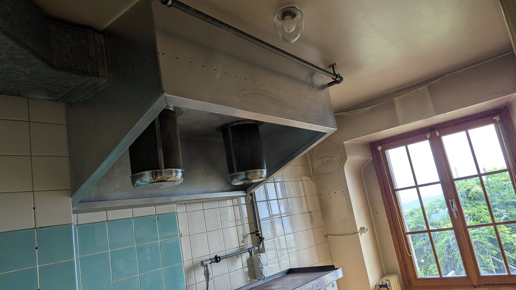 Dampfabzug: Abzugshaube aus Restaurantküche – Gebraucht aus Biel/Bienne von Zbindi
