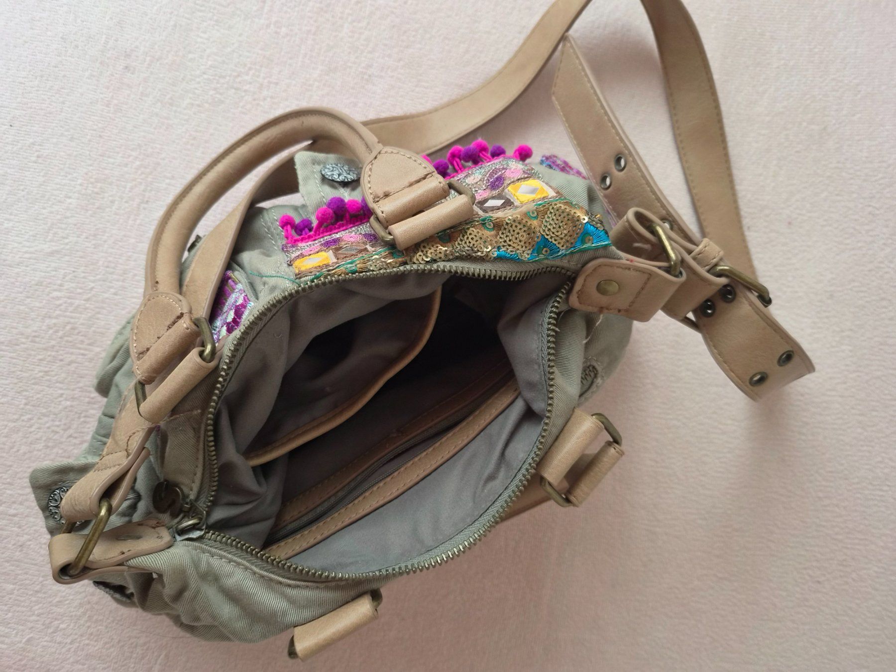 Desigual Taschen für Damen: Handtasche desigual – Gebraucht aus Leutwil von gno_dn7j 2