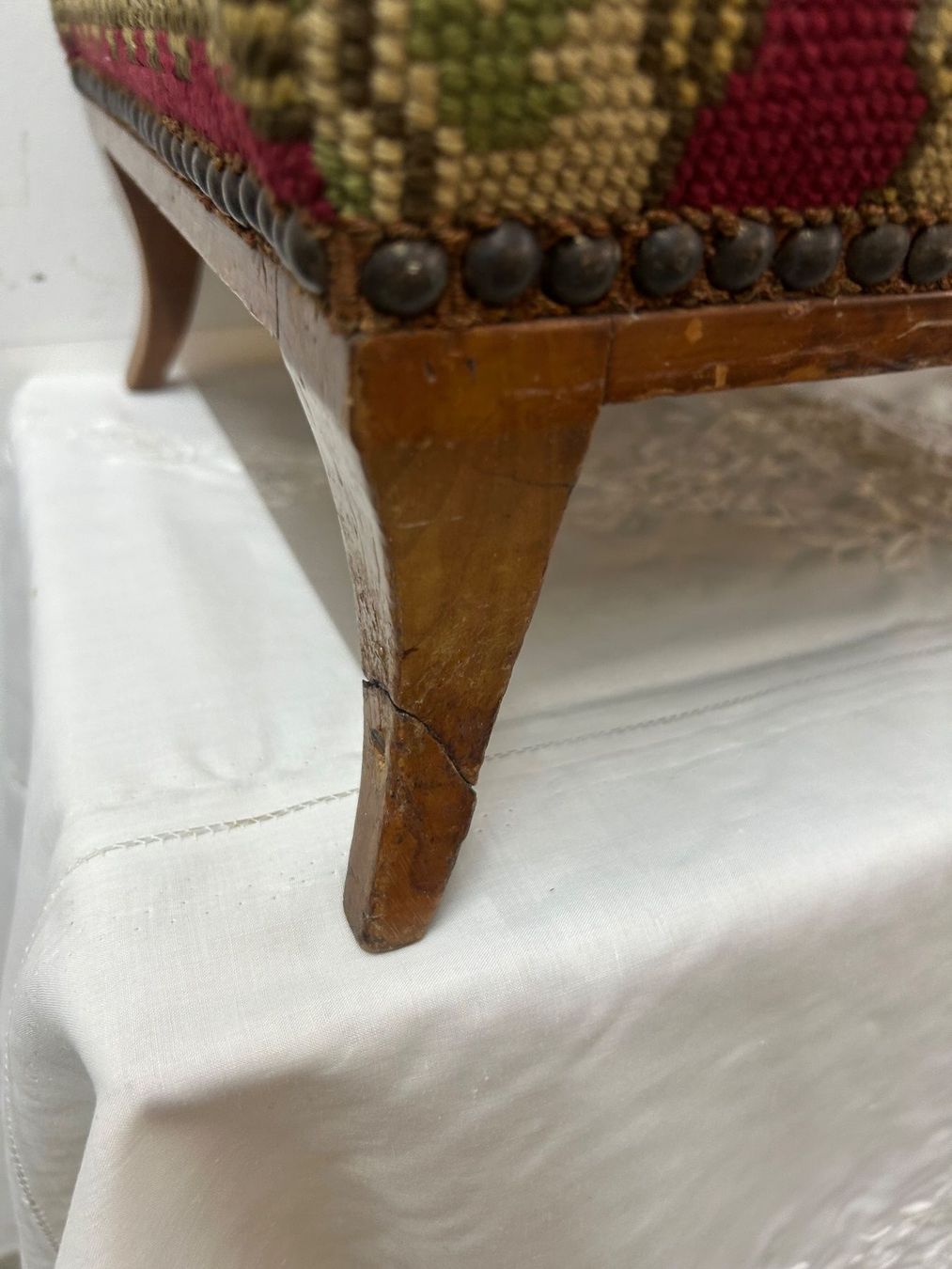 Sgabelli: Schemmeli Biedermeier Stil Nussbaum Gobelinbezug – Usato da Zürich venduto da Levelart 2