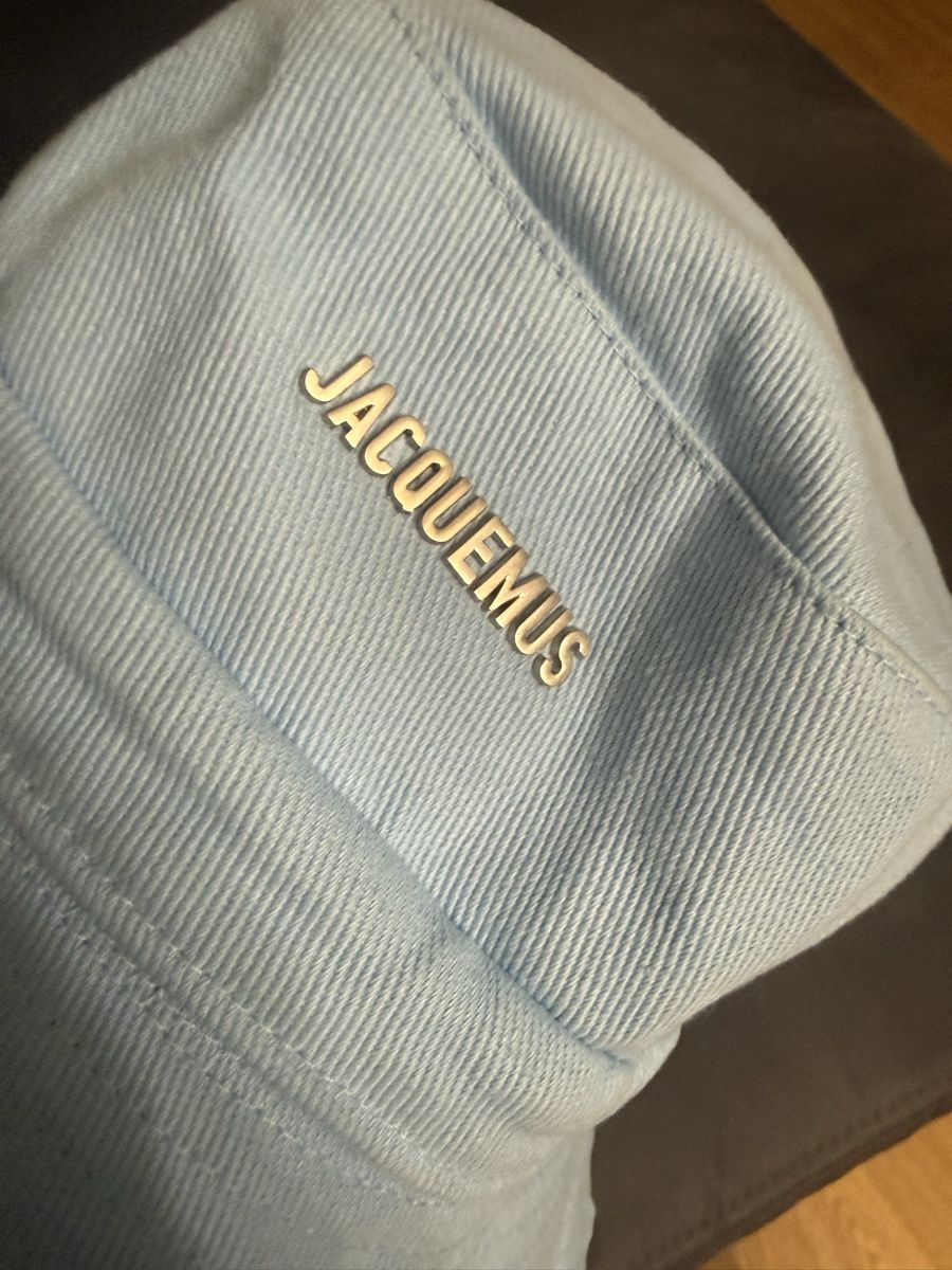 Jacquemus Hüte, Mützen & Caps: Jacquemus Sonnenhut hellblau Grösse 60 neuwertig – Neu (gemäss Beschreibung) aus Ostermundigen von wal_2qf6 2
