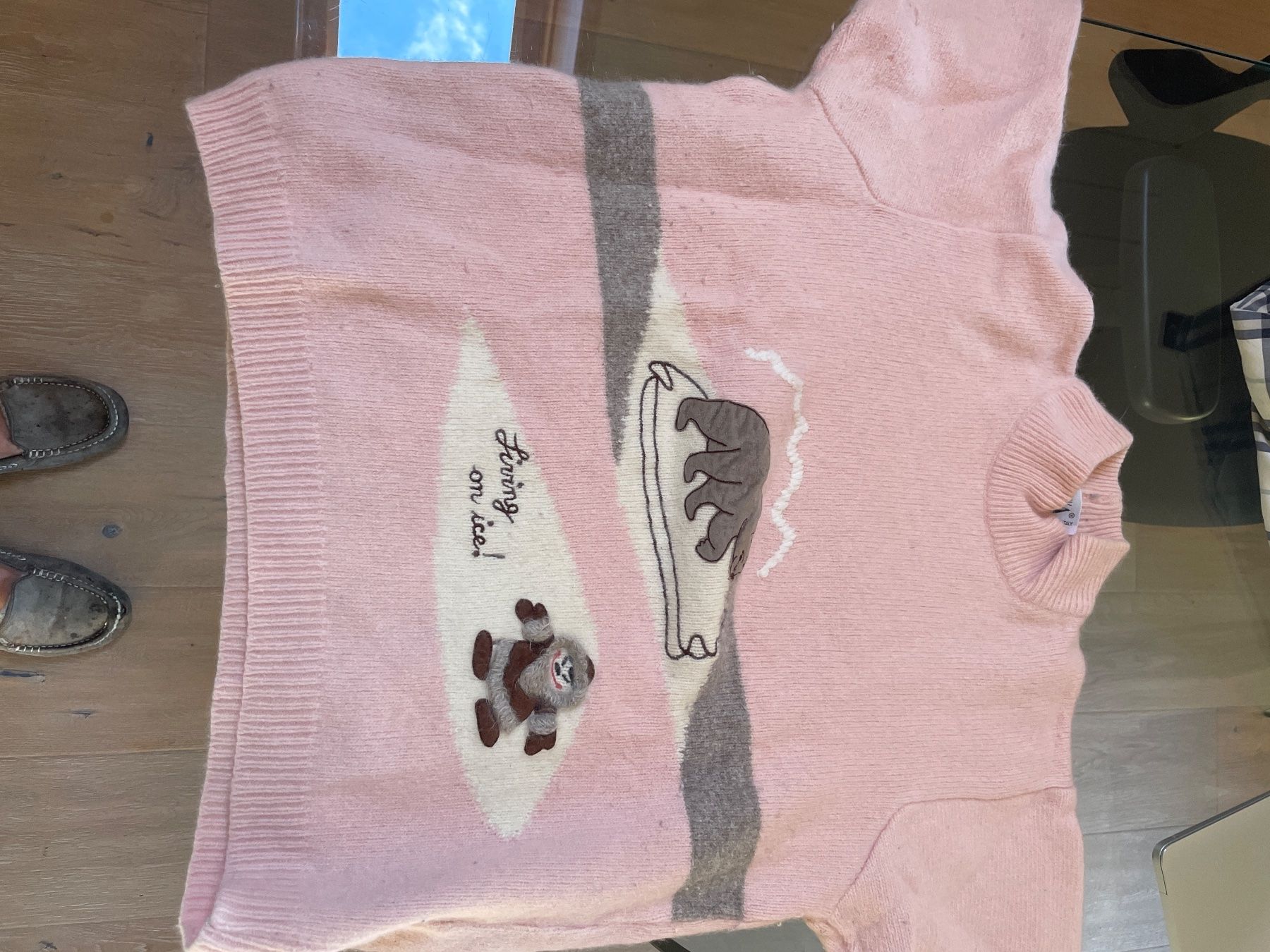 Pullover & Sweatshirts: Pull en laine rose avec motif – Gebraucht aus Gy von ros_h98s