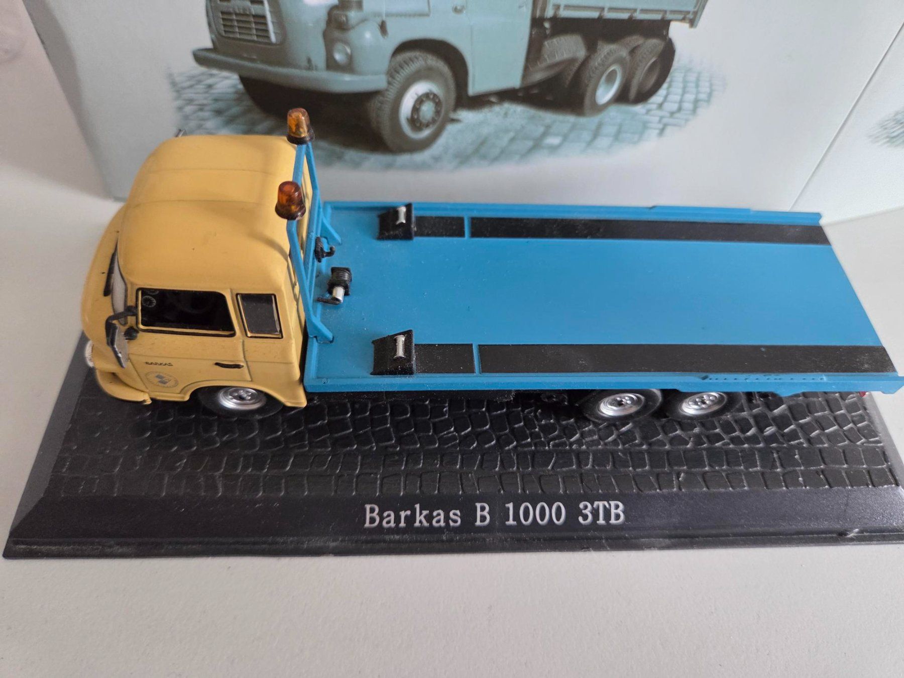 Modellautos: Barkas B 1000 3TB Modellauto beige/blau – Neu (gemäss Beschreibung) aus Luzern von Kartenansicht