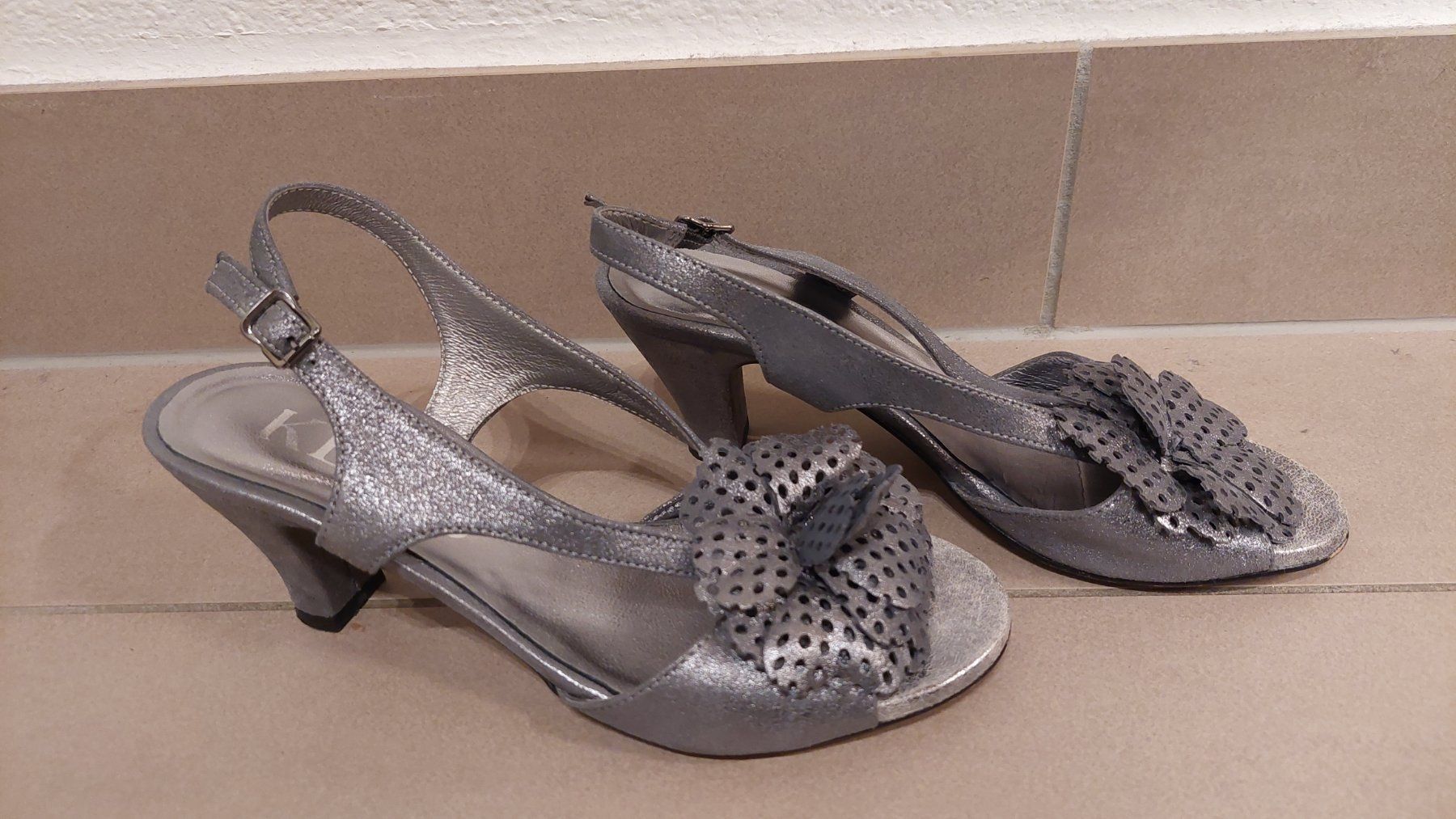 Damenschuhe: Sandale Kess gr. 37 – Gebraucht aus Erlinsbach von pfunky 1