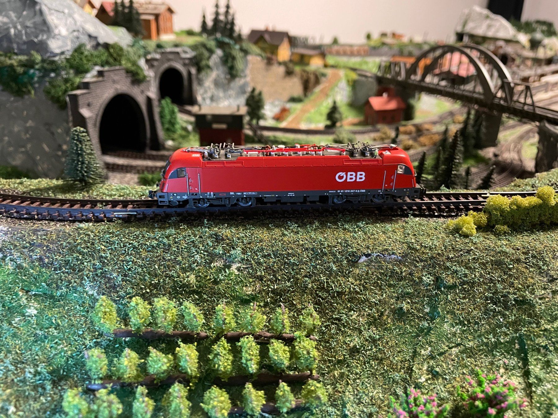 Fleischmann Modellini di ferrovie: Fleischmann 7570029 DCC&Sound 1216 227-9 ÖBB E-Lok – Usato da Horgen venduto da jehaupt38