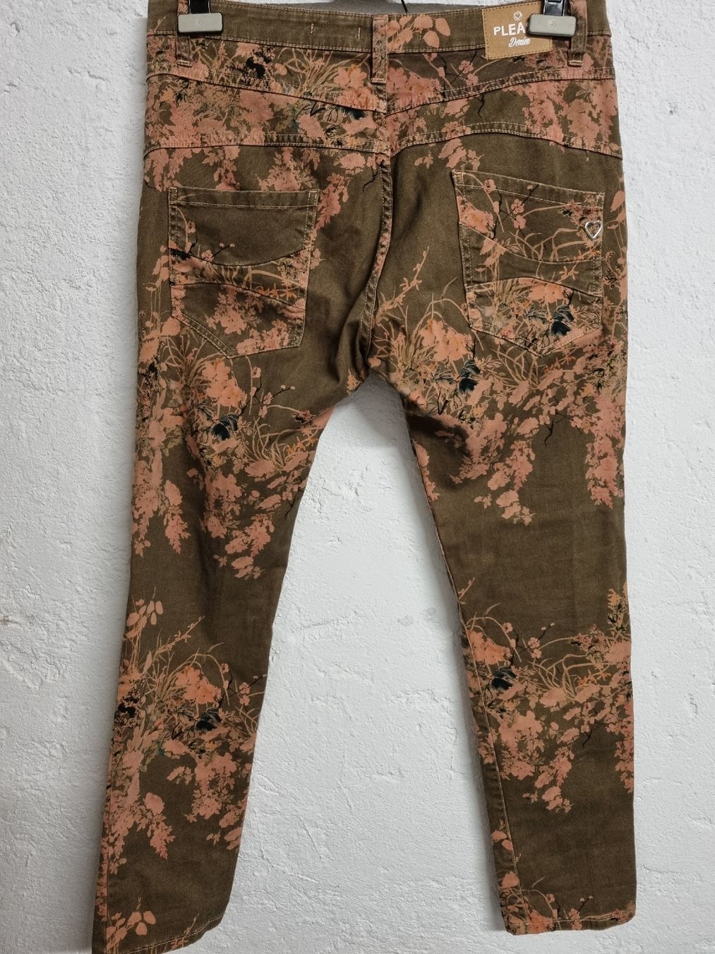 Please Jeans Pantaloni: Please Hose Gr. M – Usato da Thalwil venduto da Briscolina 1