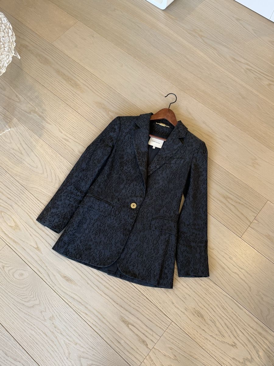 Balmain Giacche: Blazer Pierre Balmain noire taille-40 – Nuovo (secondo la descrizione) da Genève venduto da iry_67wr