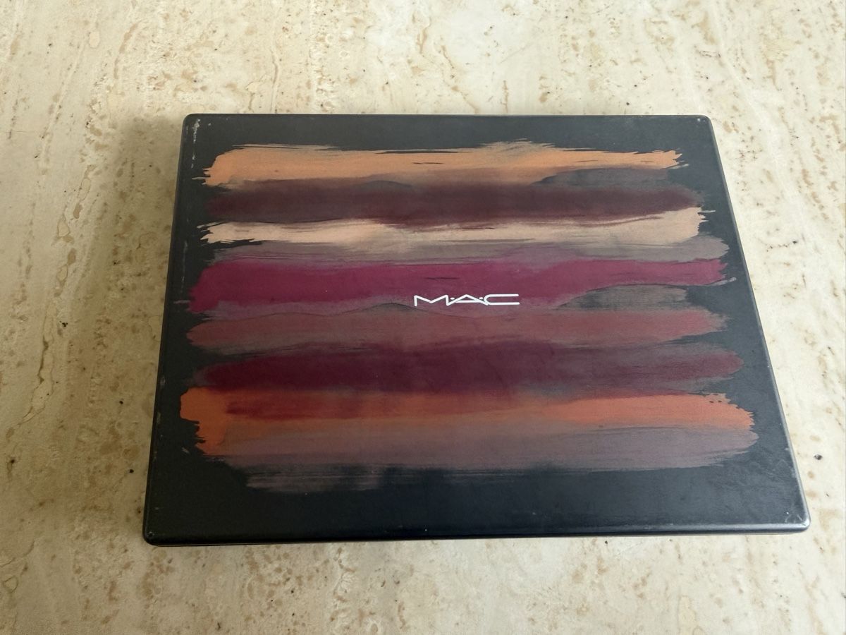 Mac Cosmetics Maquillage: Mac Cosmetics Eye Shadow Palette – D'occasion à Kreuzlingen par nik_d2fj