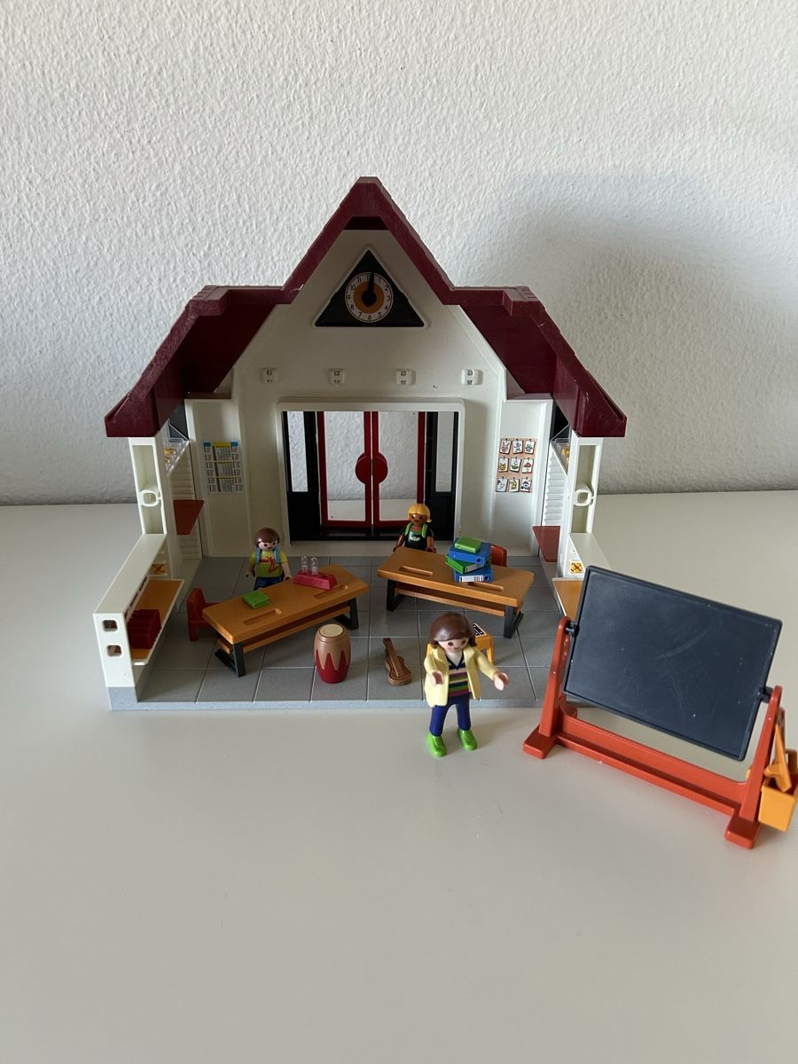 Playmobil Giocattoli: Playmobil - Schule – Usato da Stettlen venduto da MimiMaus_