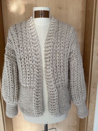Strickjacke grob gestrickt  handgemacht neuwertig onesize 