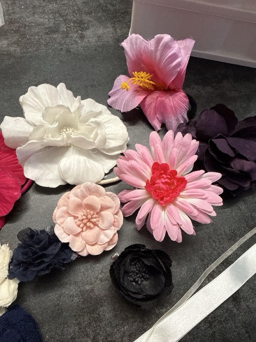 Accessori per capelli: Lot Broches fleur pour cheveux – Usato da Blonay venduto da Simba1094 2
