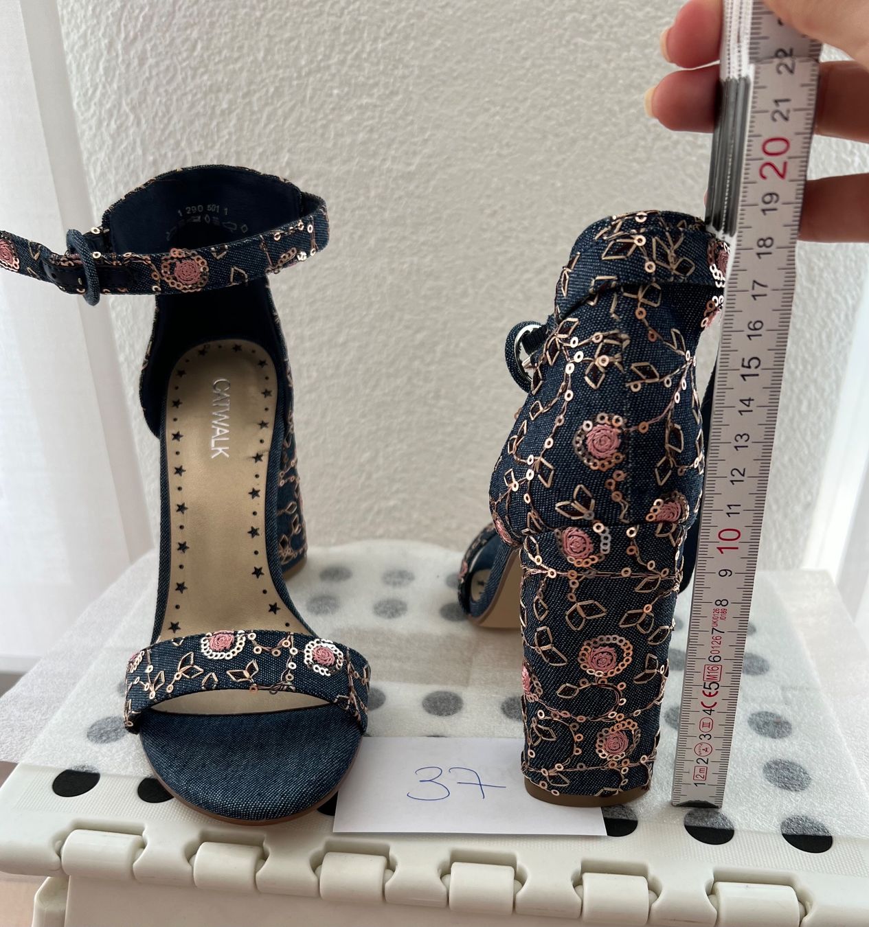 Dosenbach Damenschuhe: Pumps Jeanslook mit Blumen - ungetragen – Neu (gemäss Beschreibung) aus Jona von n.ferrari 2