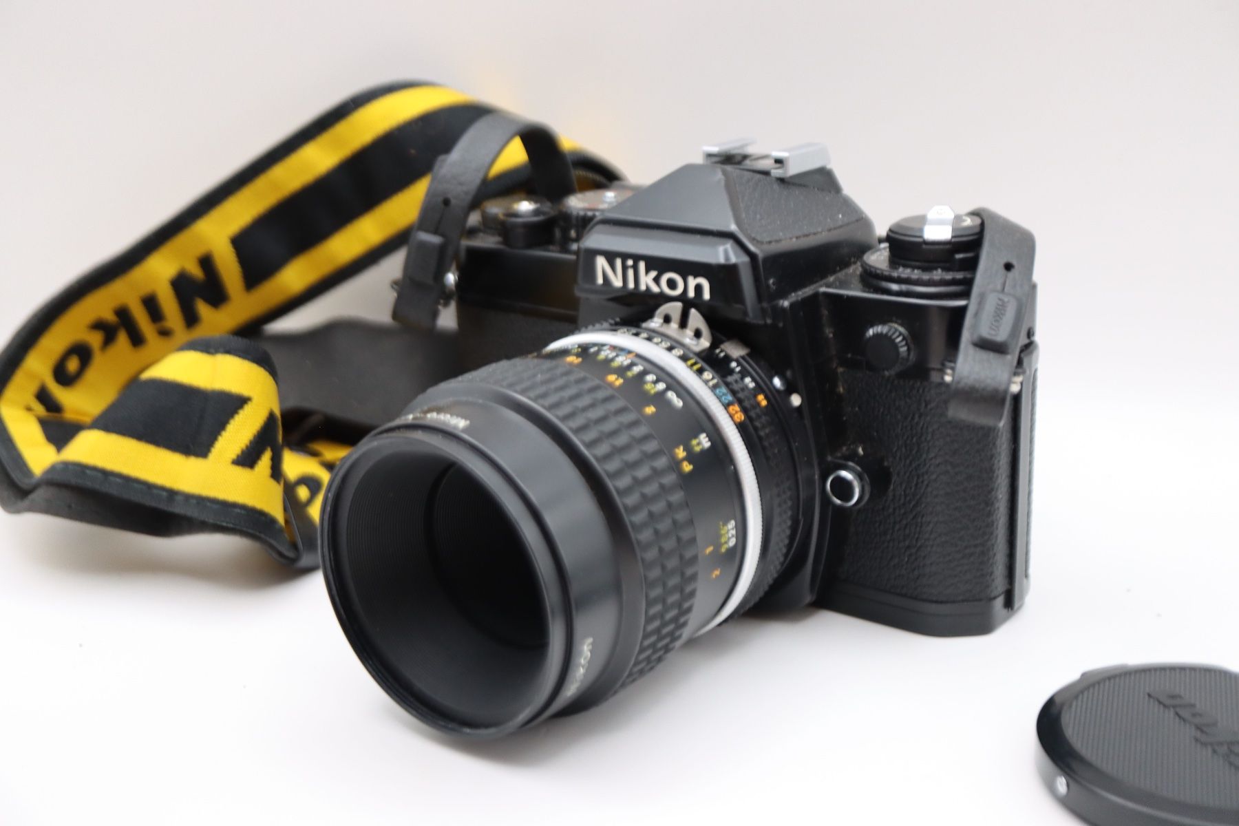 Nikon Kamera: Nikon FE Set mit 2 Nikkor Objektiven & Zubehör – Gebraucht aus Zürich von KE-Sales 2