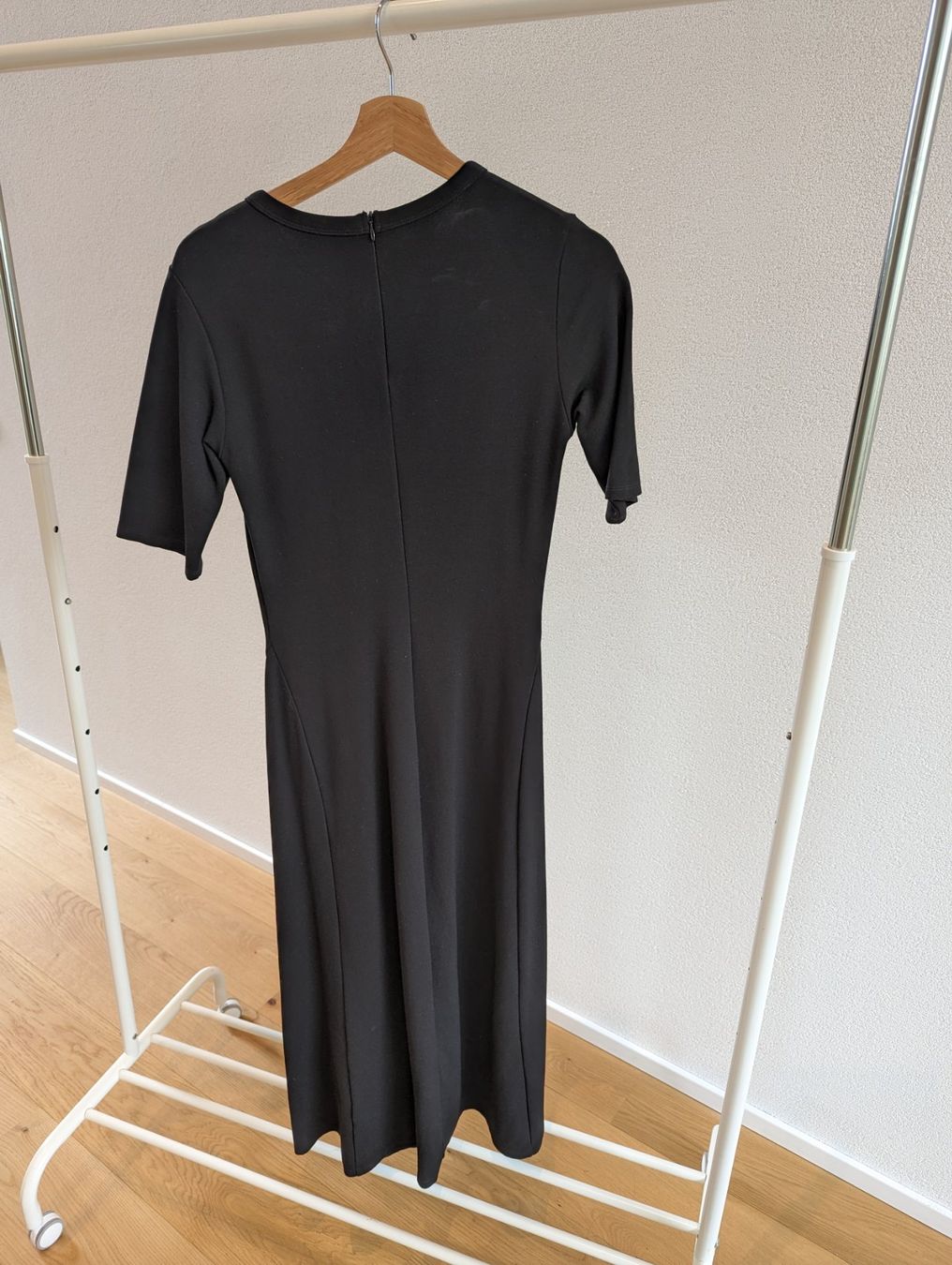 Filippa K Vestiti: Robe midi Filippa K T. S – Usato da Attalens venduto da cam_mq9h 5