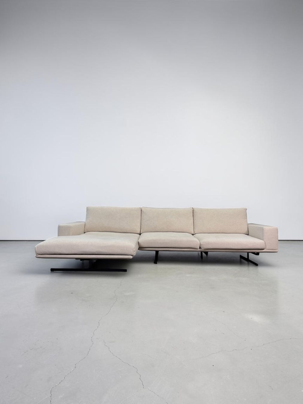 Sofas: Livique-Ecksofa, Gestell komplett aus Metall, hellgrau – D'occasion à Fehraltorf par Sofalab.swiss 8