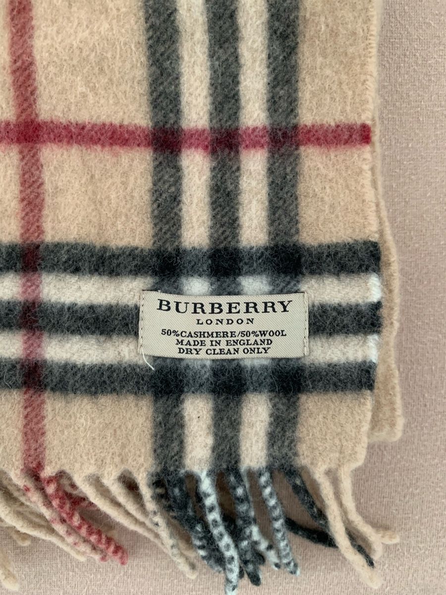 Foulards, Tücher & Schals: Burberry schal – Gebraucht aus Zürich von Nikuska32